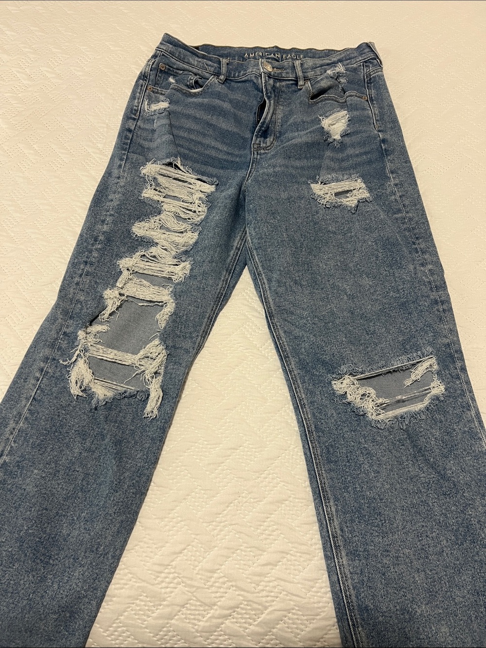 American Eagle Outfitters Women's Ripped Light Blue Straight Leg Jeans